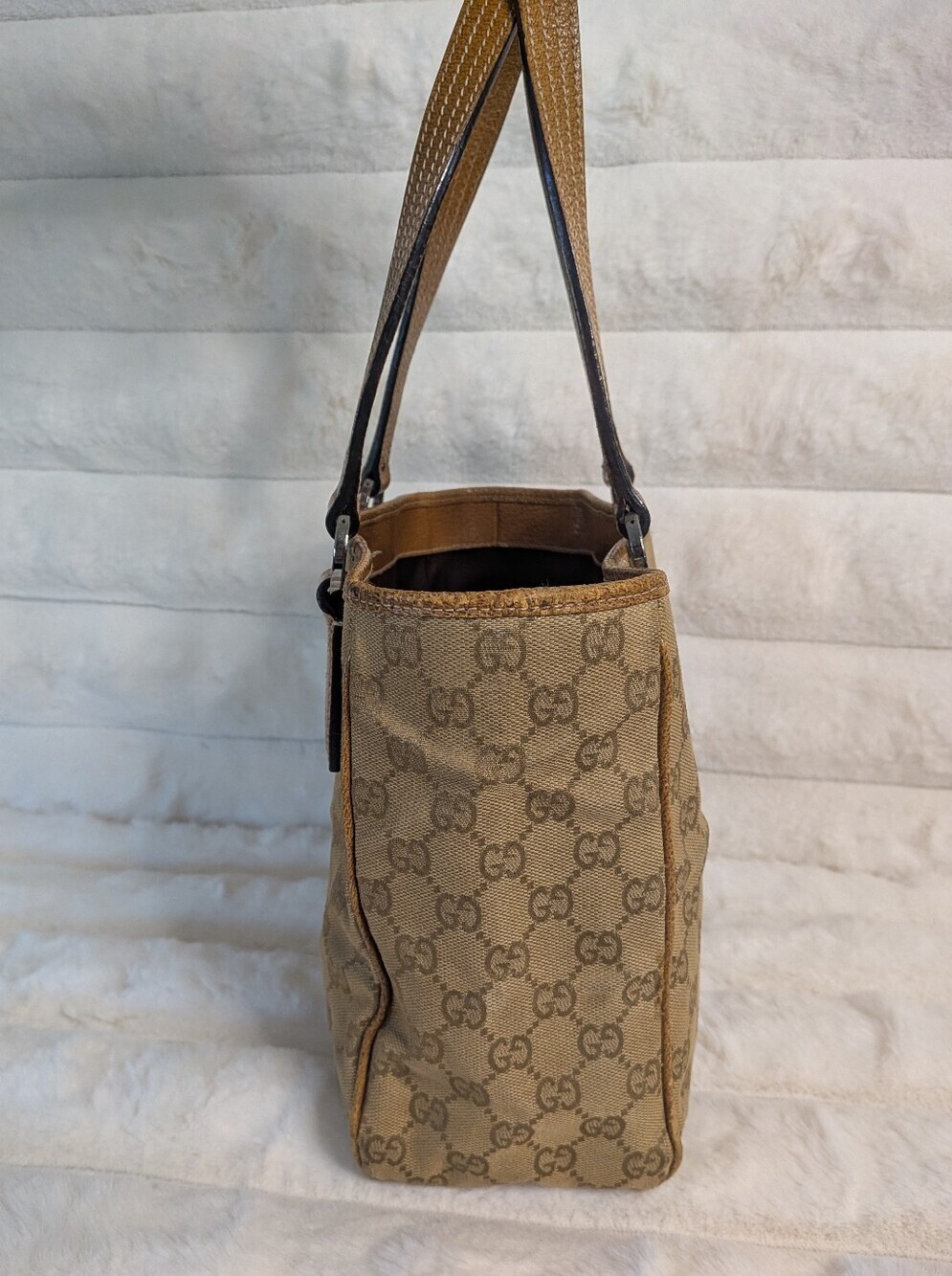 Gucci GG Canvas Monogram Tote Bag - Picture 4 of 9